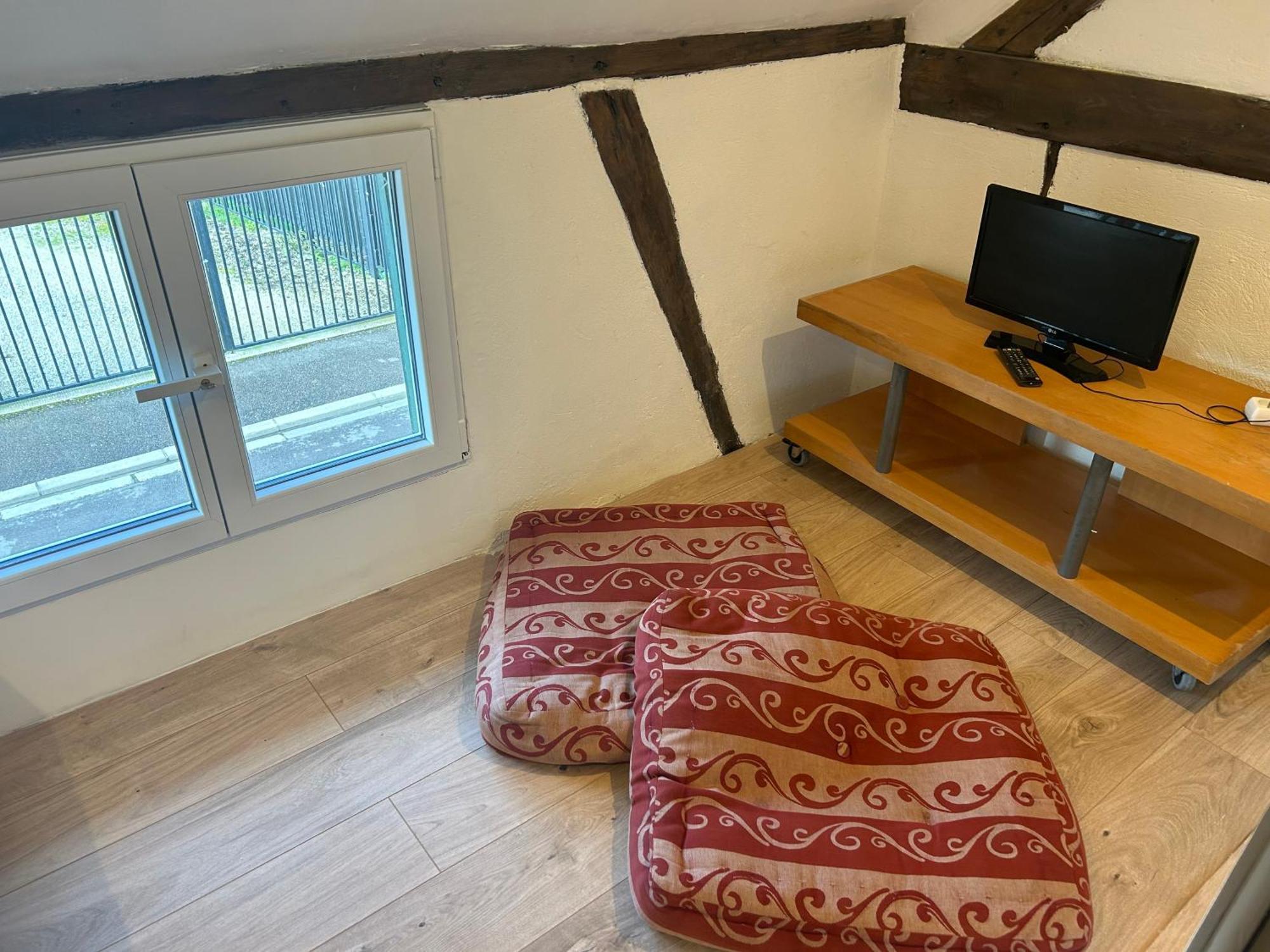 Au Bouquet Troyen - Wifi - Calme Et Tranquillite Appartement Troyes Buitenkant foto