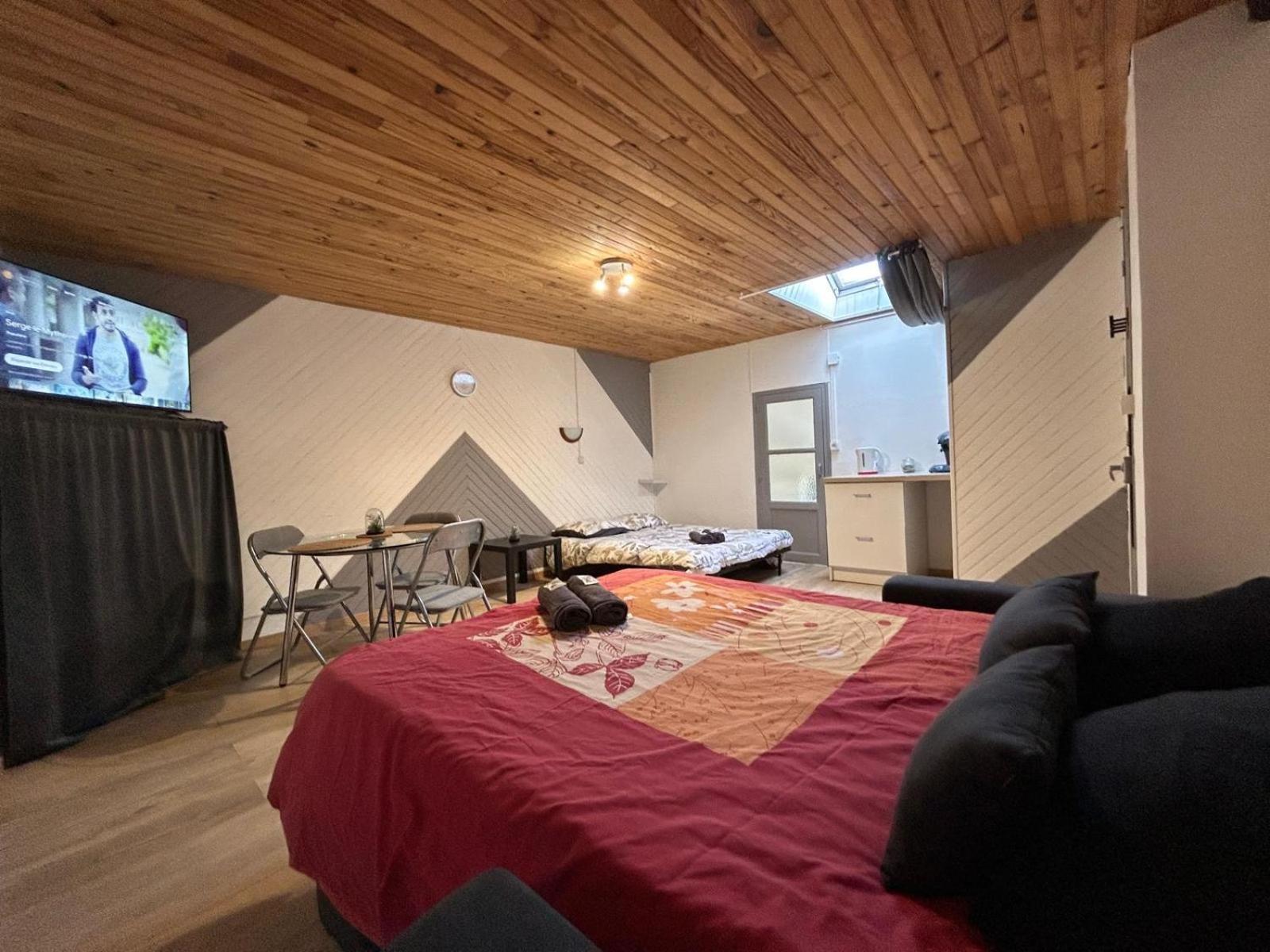 Au Bouquet Troyen - Wifi - Calme Et Tranquillite Appartement Troyes Buitenkant foto